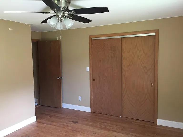 1026 W Lorain St — Photo 9