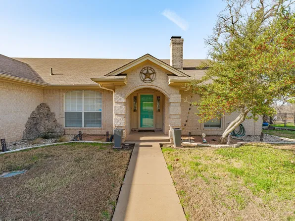2700 Solar Ct, Granbury, TX 76049