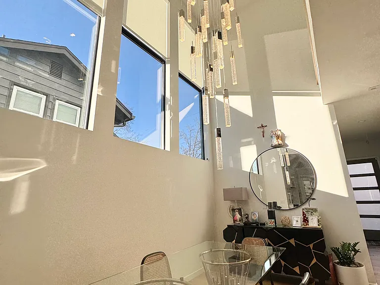 4732 Mercier St — Photo 14