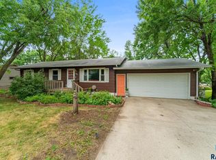 505 S 4th Ave, Brandon, SD 57005