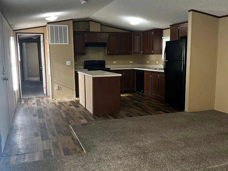 Creekside Village — Photo 5