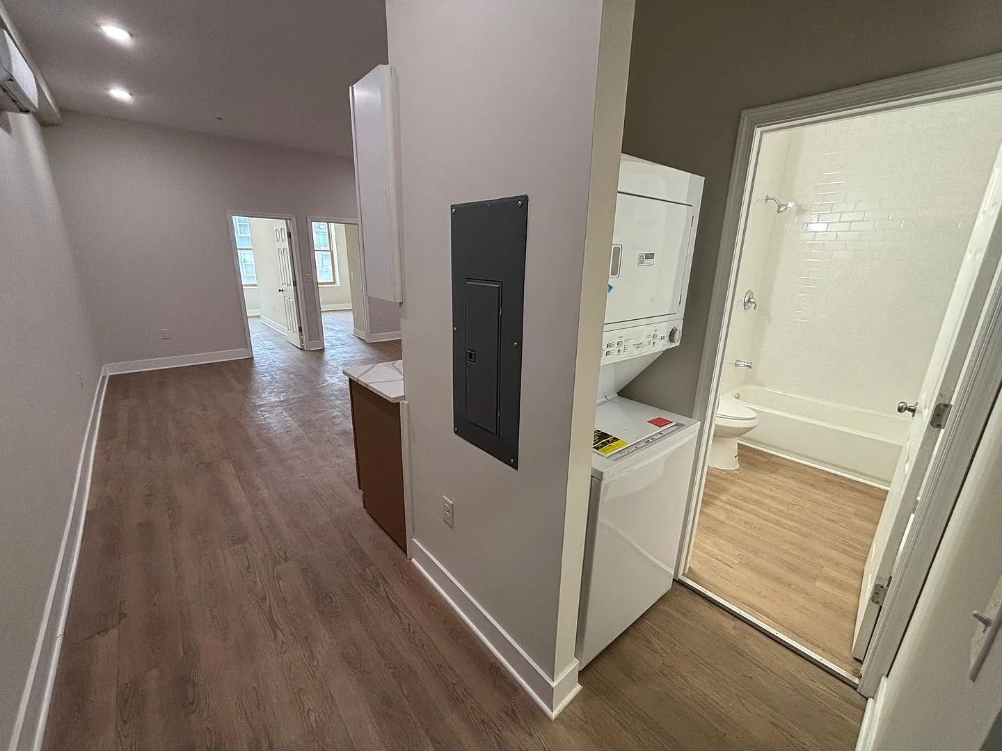 Luxury 2 Bedroom Apartment — Photo 2