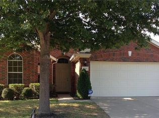 221 Rawhide St, Waxahachie, TX 75165