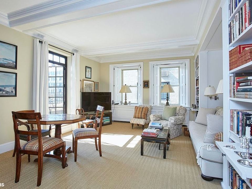 1st image of 10D Manhattan Ave