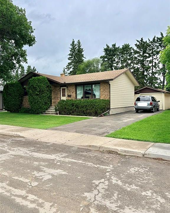 1st image of 106 Dalewood CRESCENT