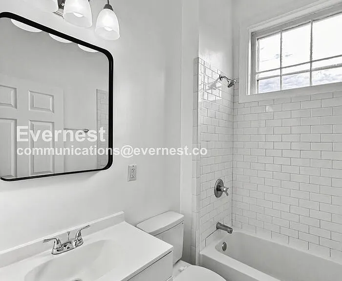 1815 W Grace St #2 — Photo 5