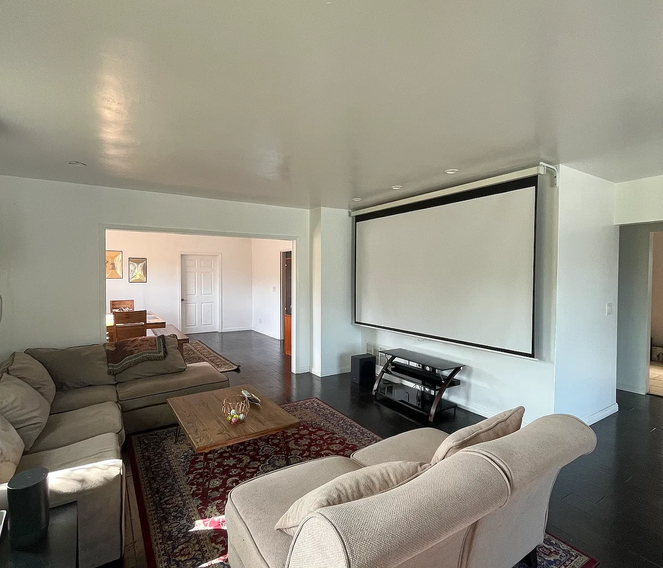 5 bed, 3000 sqft, $1,390 — Photo 1