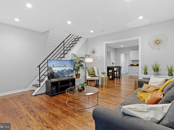 1734 N Peach St, Philadelphia, PA 19131
