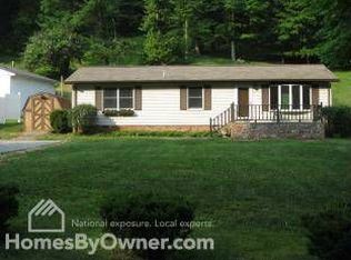 154 Burning Springs Rd, Belle, WV 25015