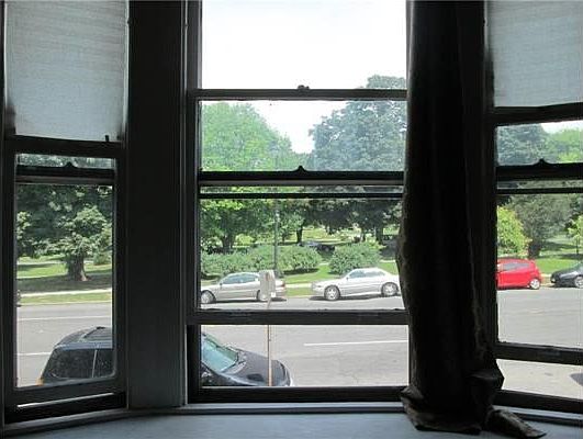 Bow Window with ParkView
