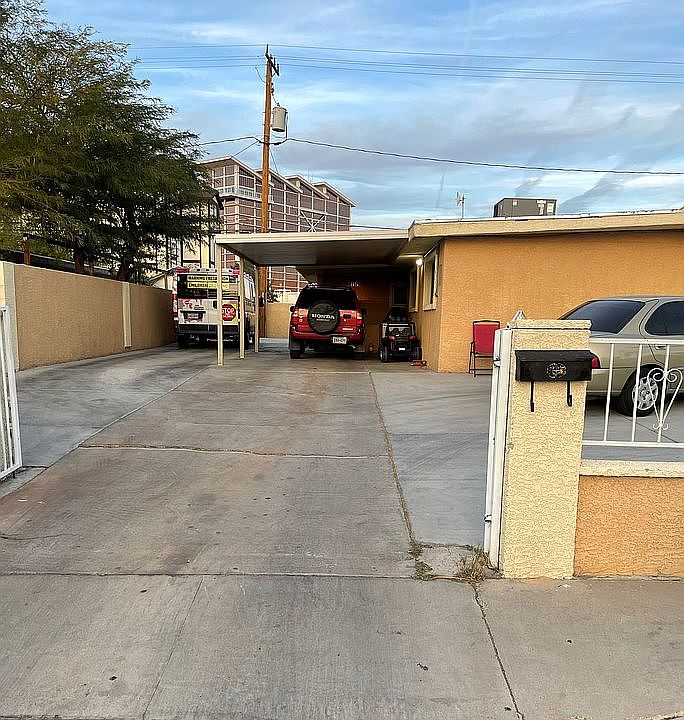 2nd image of 4576 Sheppard Dr