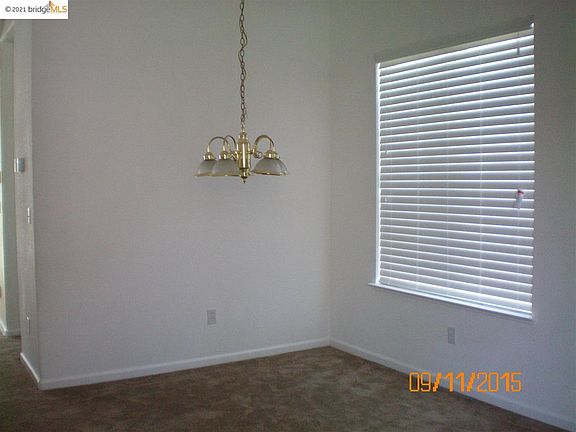 3rd image of 912 Thomasville Ct