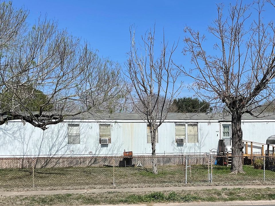 1st image of 902 Parkwood Pl