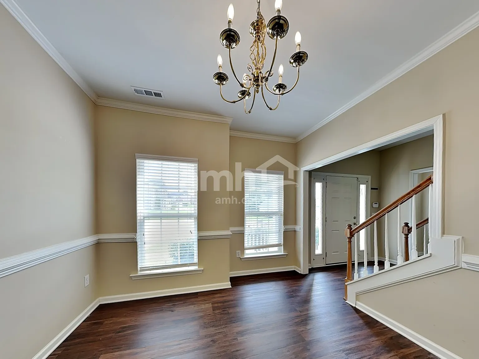 3 bed, 2.5 bath, 2282 sqft, $2,350 — Photo 4