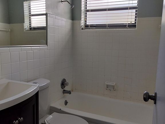 4th image of 7745 Harding Ave APT 22