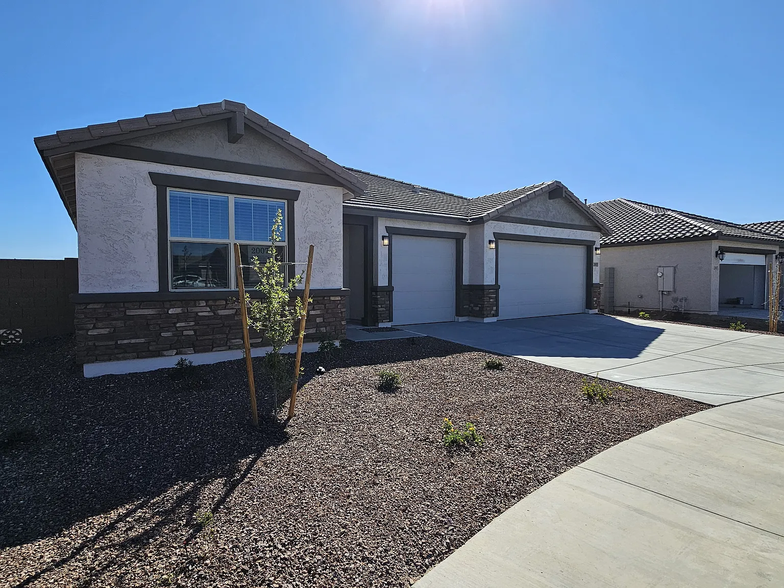 4 bed, 3.5 bath, 2878 sqft, $2,650 — Photo 1