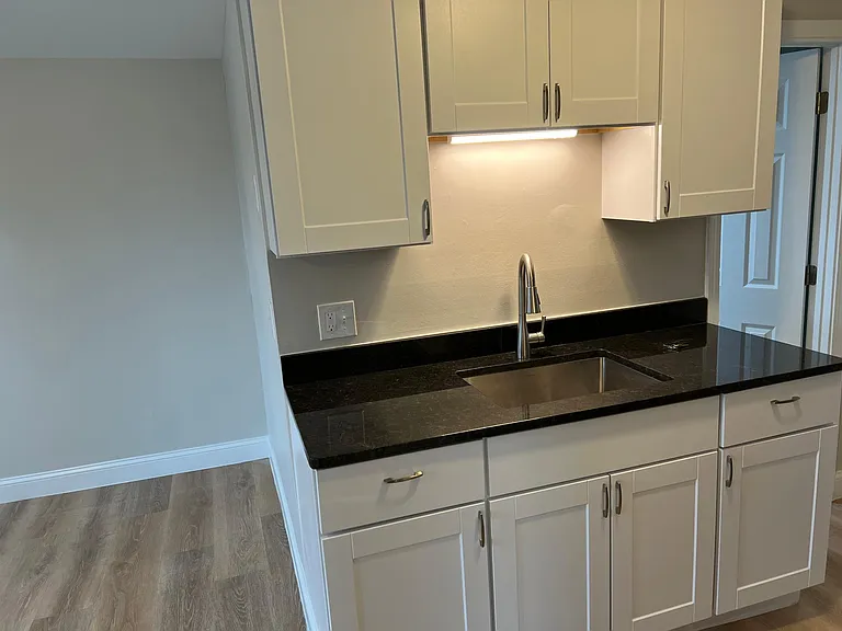 39 Franklin St #202 — Photo 3