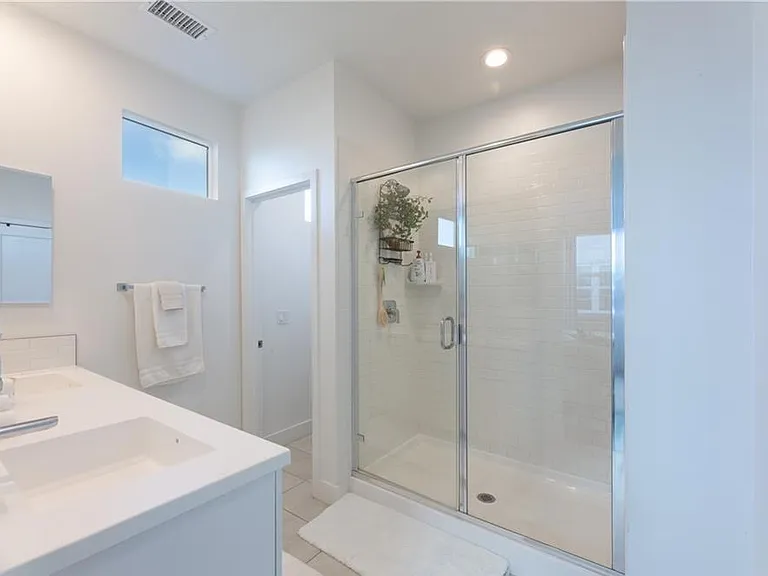 927 E Mason Ln — Photo 15