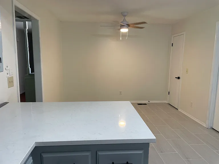 1715 Lancaster Cir — Photo 8