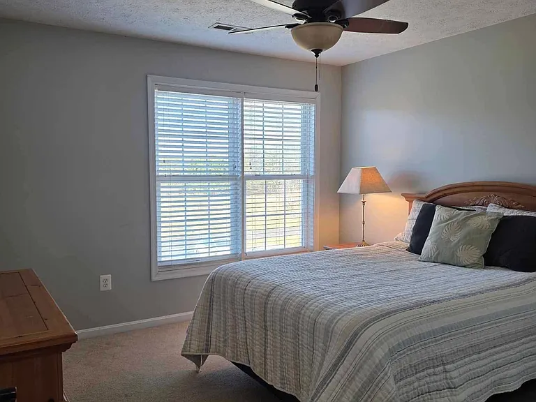127 Donald Dr — Photo 8