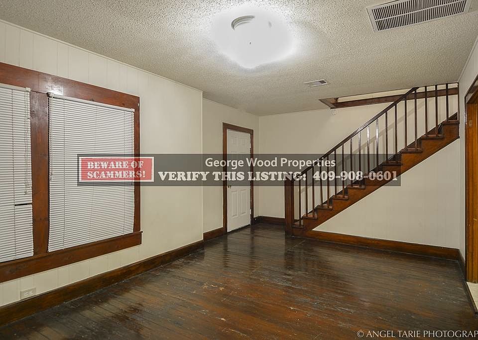 1st image of 512 10th Ave N