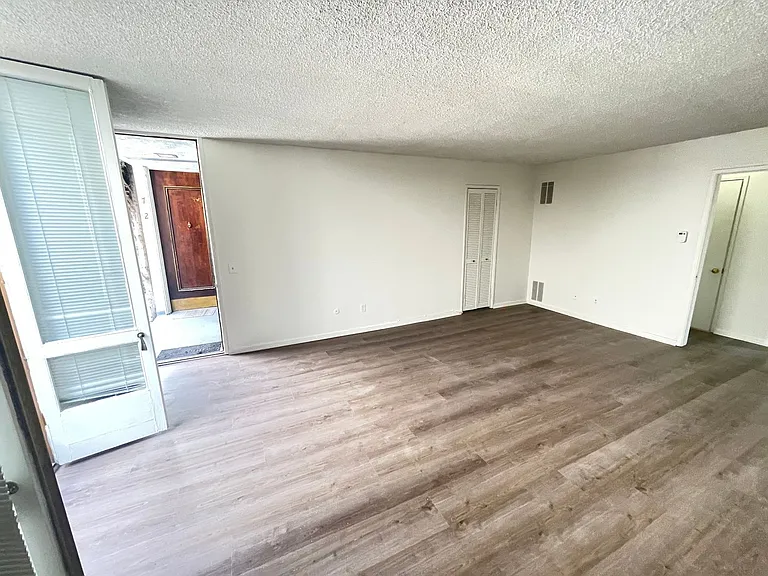 712 N Adams St — Photo 3