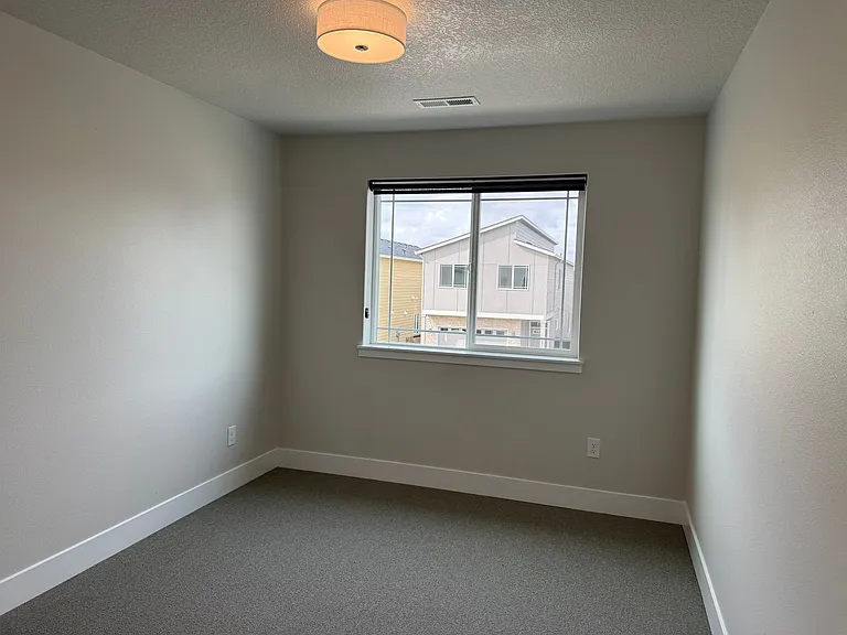 9702 NE 29th Ave — Photo 12