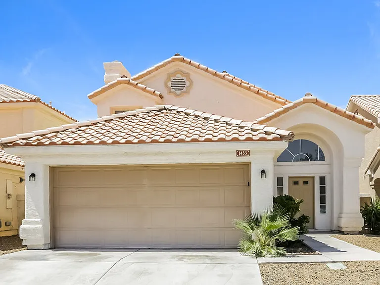 1433 Bellglen Dr — Photo 1