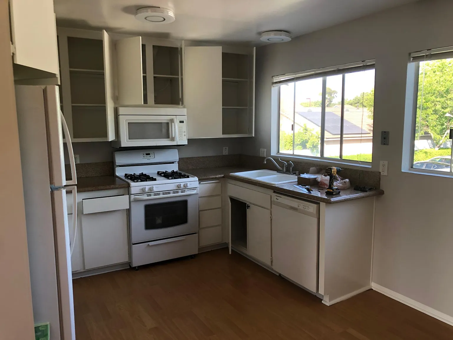 3 bed, 1150 sqft, $3,900 — Photo 3