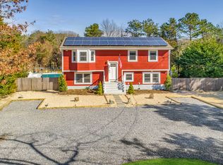 79 Lewis Rd, East Quogue, NY 11942