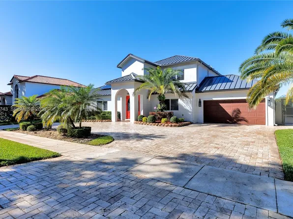 15560 NW 83rd Pl, Miami Lakes, FL 33016