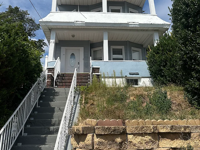 173 Corabelle Ave #2 — Photo 1