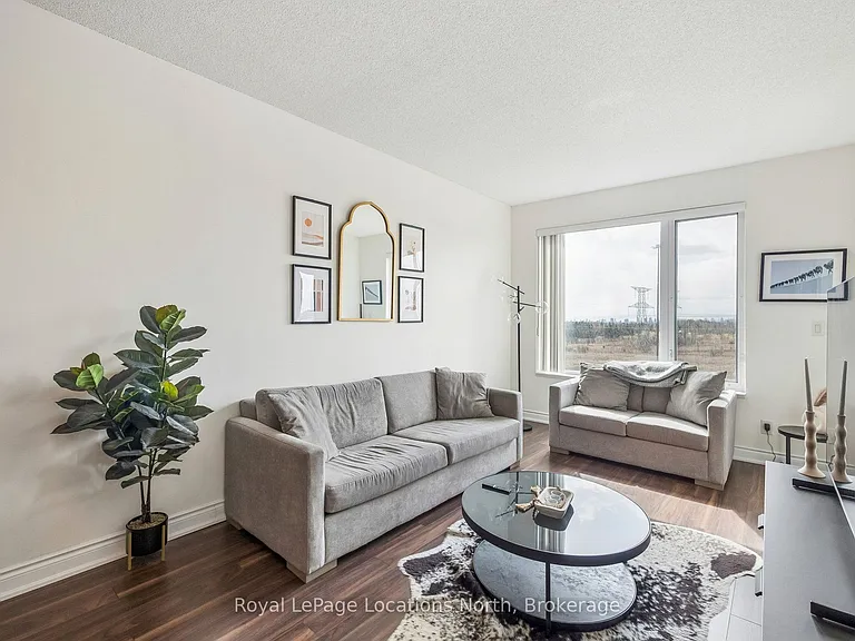 277 S Park Rd #810 — Photo 6