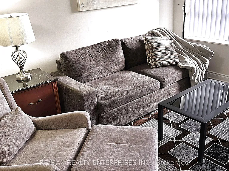 250 Wellington St W #1435 — Photo 9