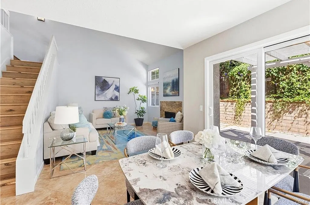 3 bed, 2.5 bath, 1424 sqft, $4,250 — Photo 3
