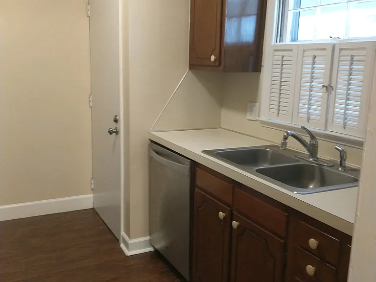 2998 Carriage Dr — Photo 5