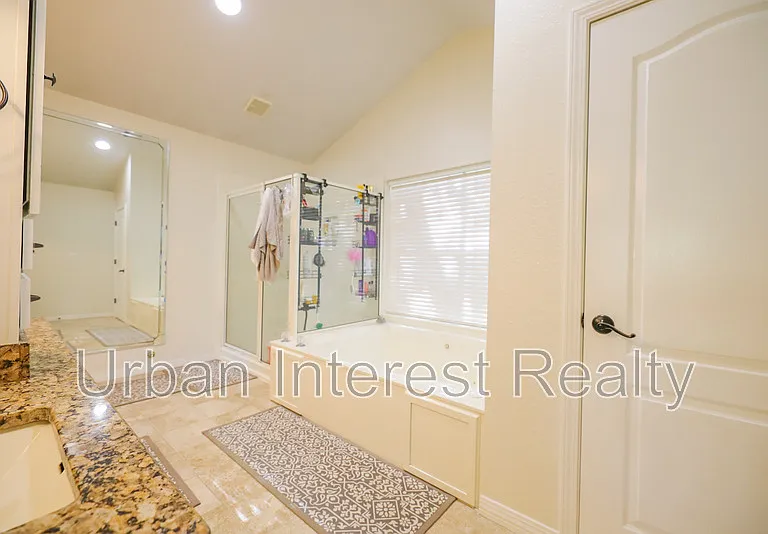505 Beach Dr — Photo 14