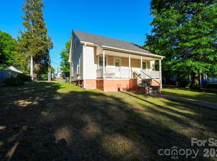 59 Park Cir, Lexington, NC 27295