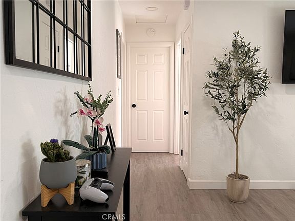 4th image of 7085 Tamarisk Ave