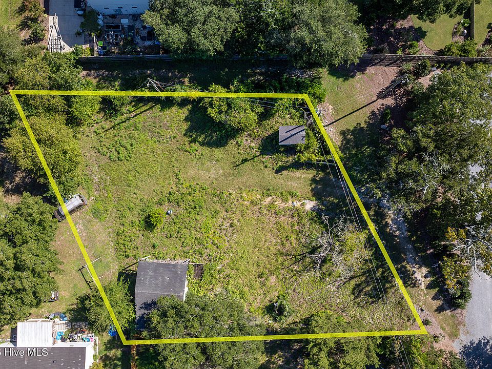 1st image of 233 Moores Landing Ext