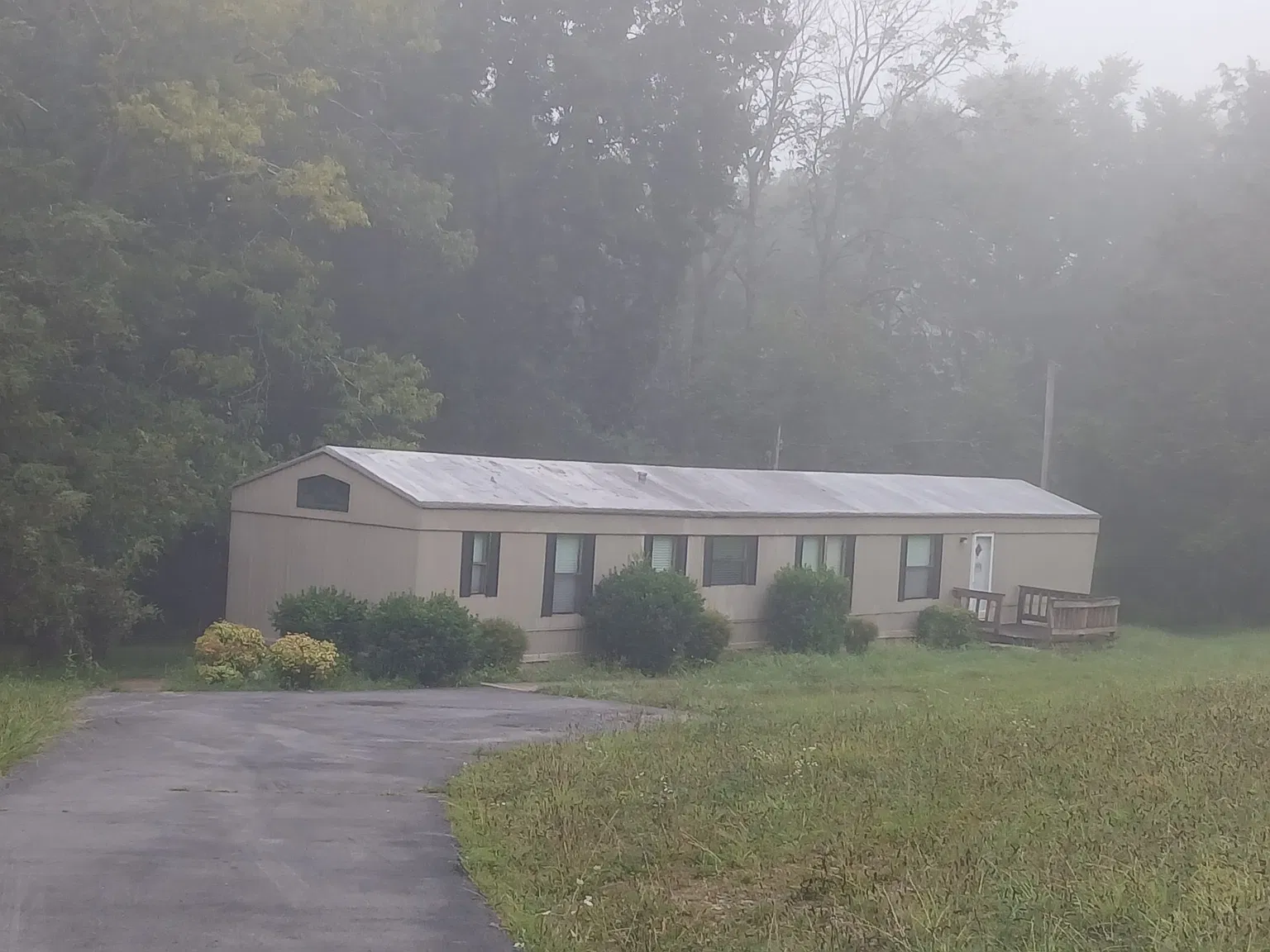 3 bed, $900 — Photo 1