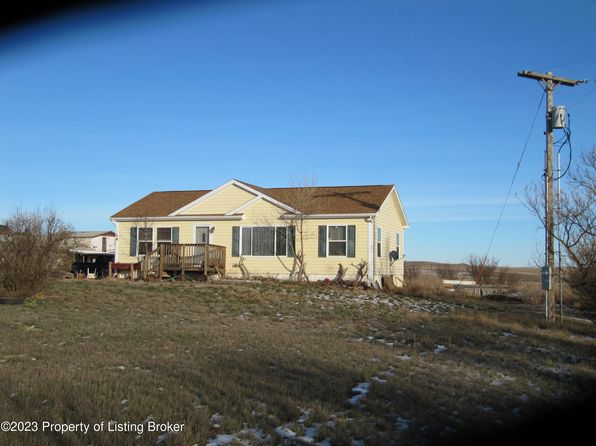 36 Log Cabin Rd, Wibaux, MT 59353
