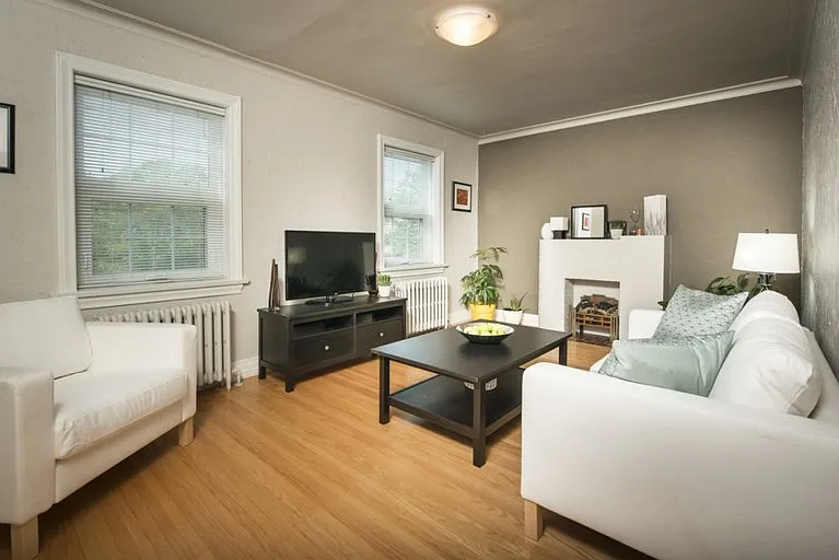 1 bed, 1.0 bath, $1,021 — Photo 2