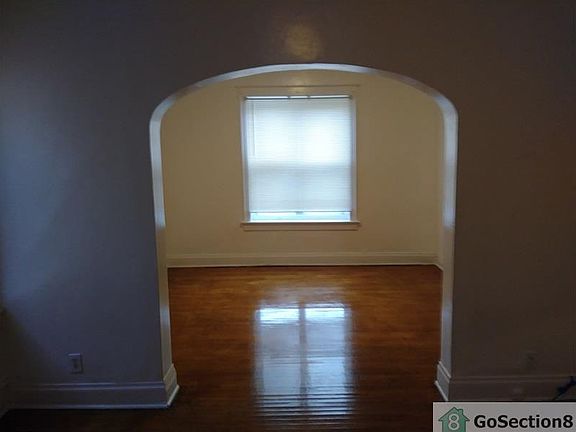 5th image of 4441 Elmbank Ave #A