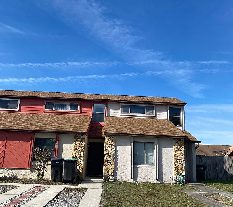 1st image of 2738 Hunt Club Ln
