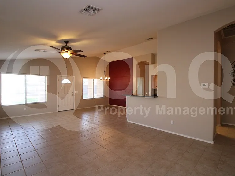 827 W Ivanhoe St — Photo 5