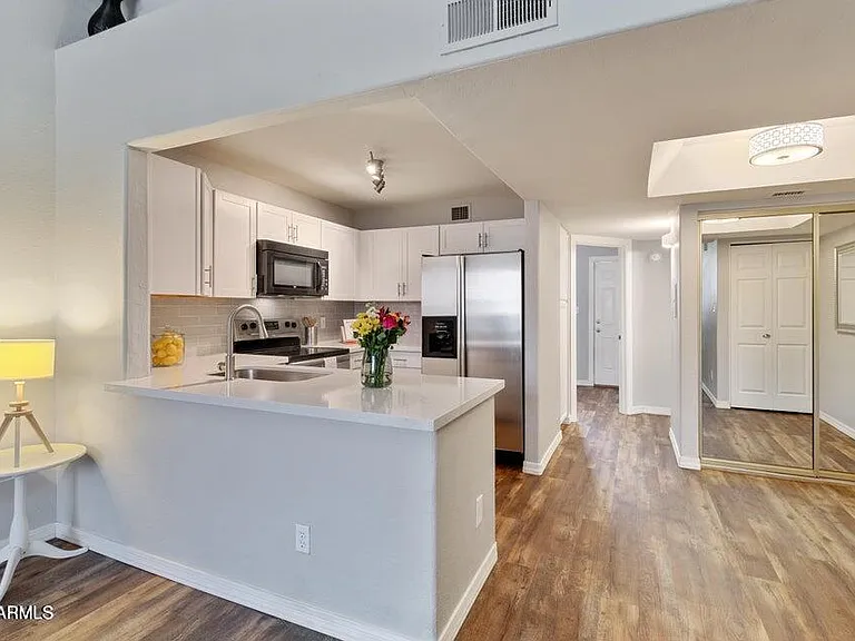 1025 E Highland Ave #24 — Photo 2