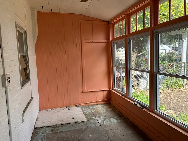 581 Guilford St — Photo 19