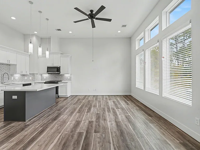 2504 W Tidwell Rd #B — Photo 13