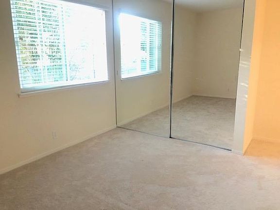 5th image of 2717 Somerset Park Cir